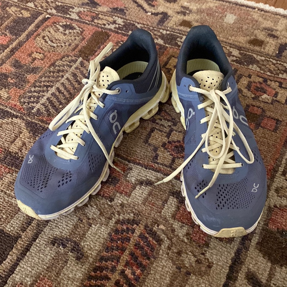 On Cloud CloudFlow Running Shoes size 7